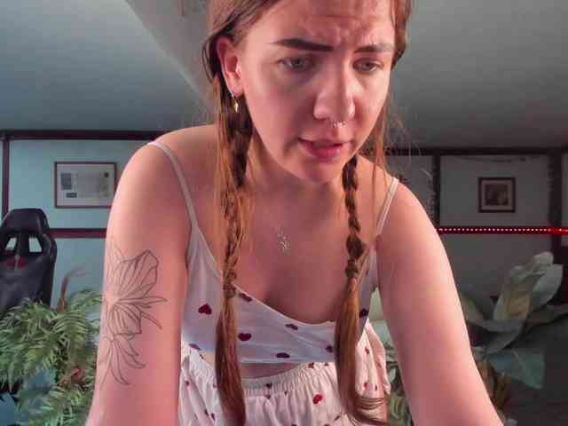 KiraRustle webcam