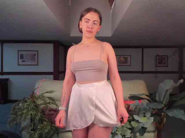 KiraRustle webcam