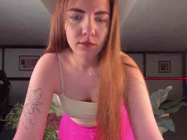 KiraRustle webcam