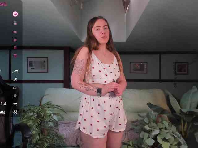 KiraRustle webcam