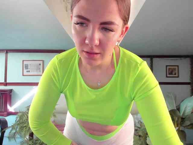KiraRustle webcam