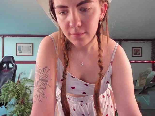 KiraRustle webcam