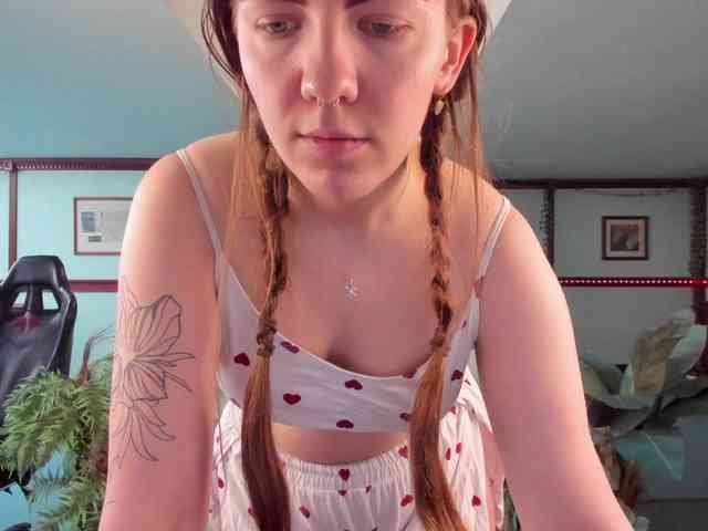 KiraRustle webcam