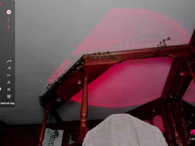 KiraRustle webcam