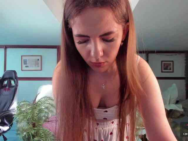 KiraRustle webcam