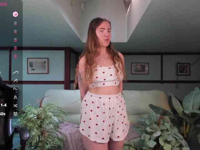 KiraRustle webcam