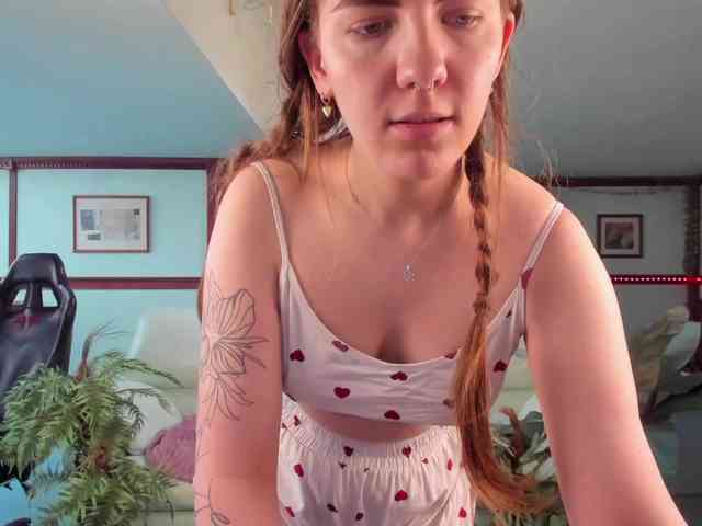 KiraRustle webcam