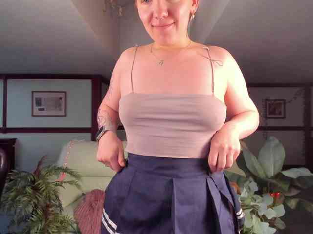 KiraRustle webcam