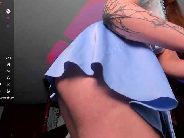 KiraRustle webcam