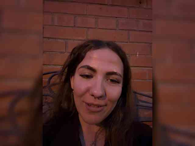 KiraRustle webcam