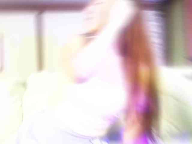 KiraRustle webcam