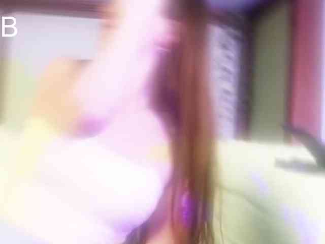 KiraRustle webcam