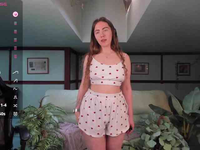 KiraRustle webcam