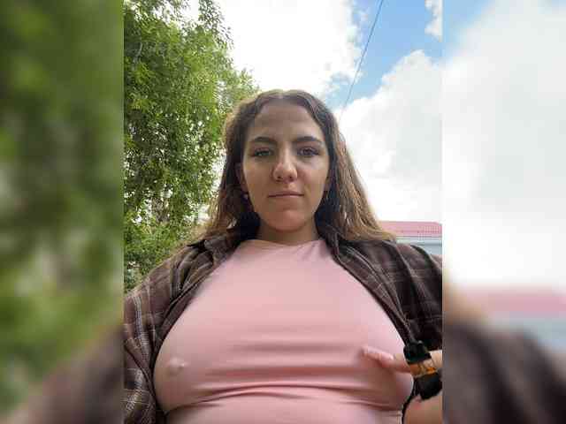 KiraRustle webcam