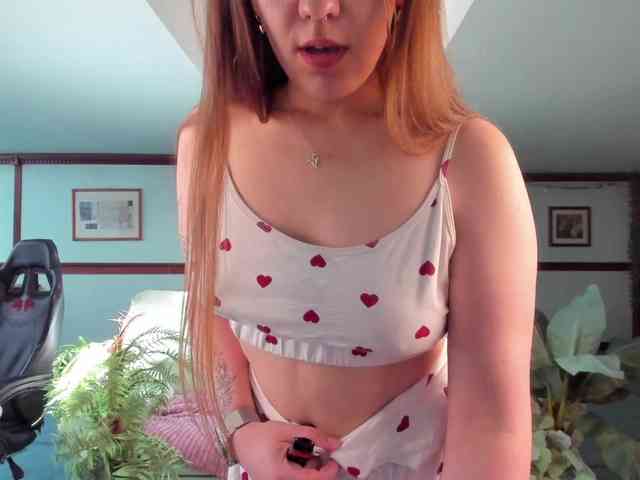 KiraRustle webcam