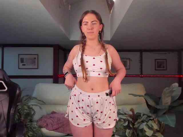 KiraRustle webcam