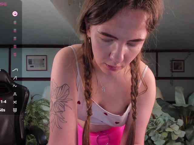KiraRustle webcam
