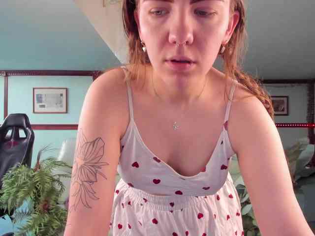 KiraRustle webcam