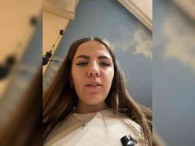 KiraRustle webcam