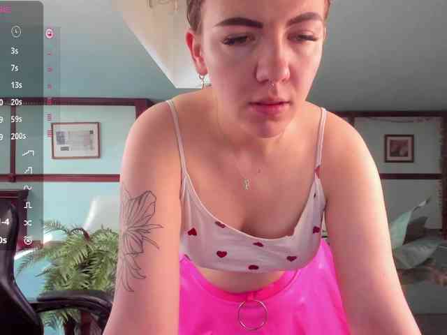 KiraRustle webcam