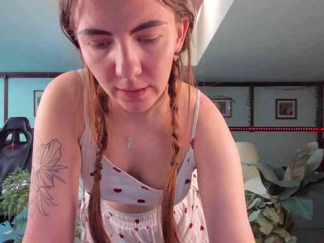 KiraRustle webcam
