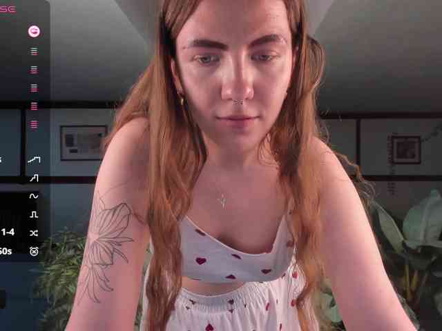 KiraRustle webcam