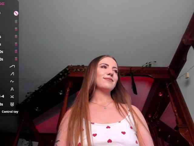 KiraRustle webcam
