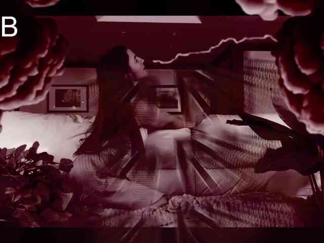 KiraRustle webcam