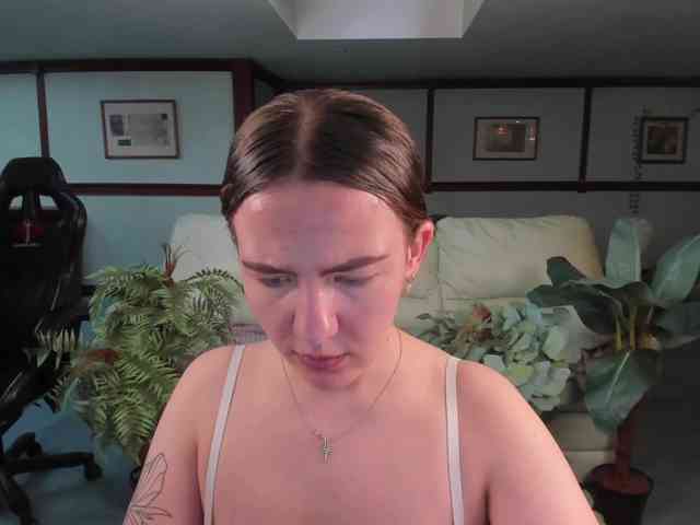 KiraRustle webcam