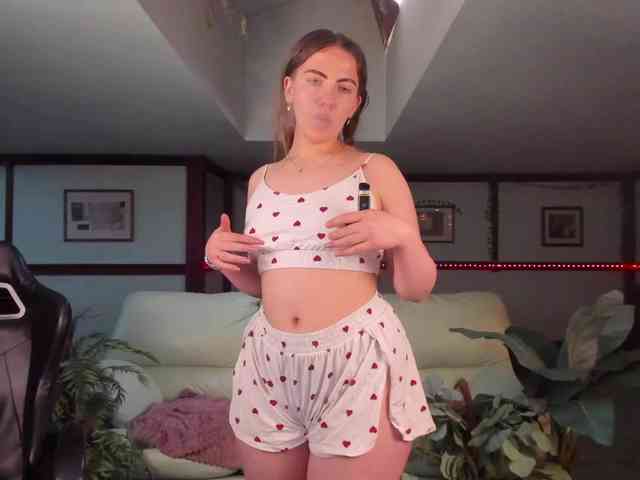 KiraRustle webcam