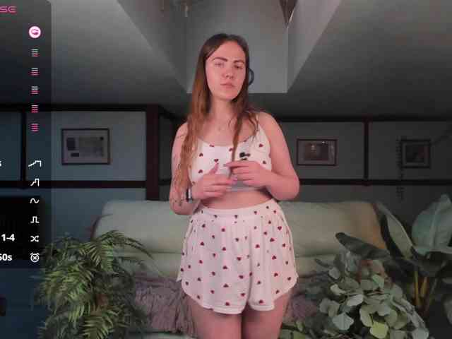 KiraRustle webcam