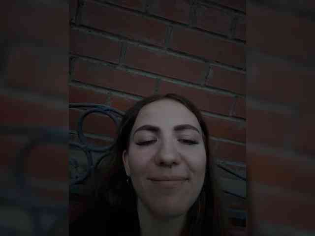 KiraRustle webcam