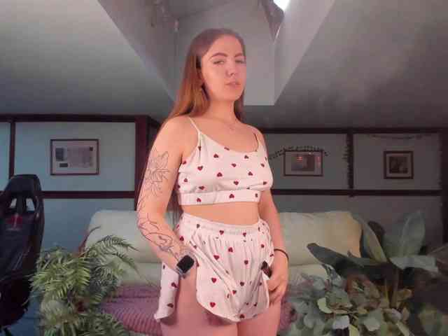 KiraRustle webcam