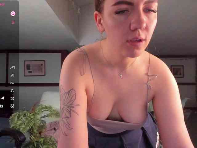 KiraRustle webcam
