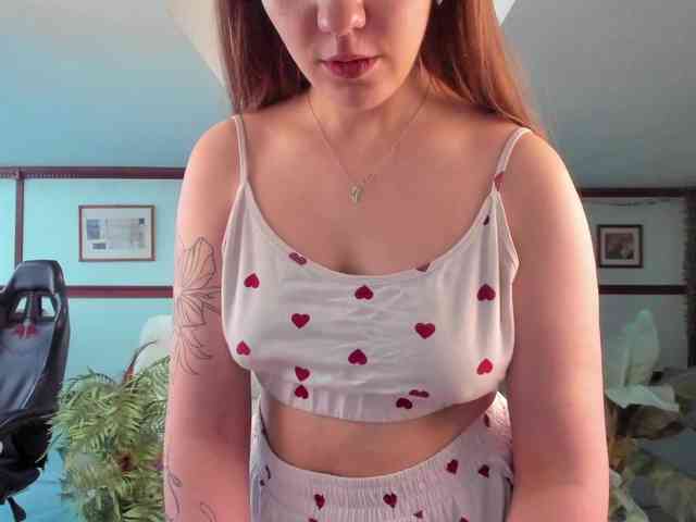 KiraRustle webcam