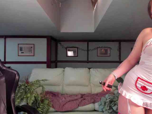KiraRustle webcam