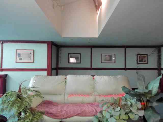 KiraRustle webcam