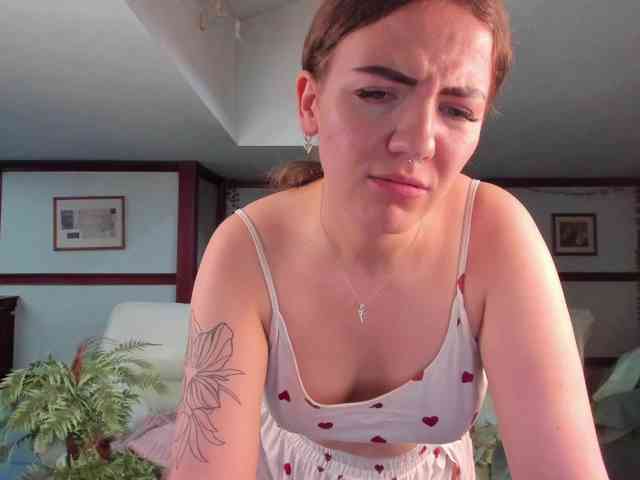 KiraRustle webcam