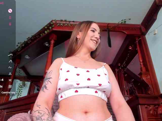 KiraRustle webcam