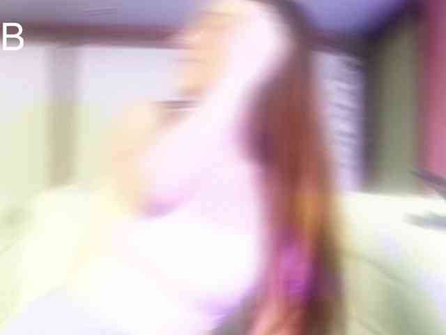 KiraRustle webcam