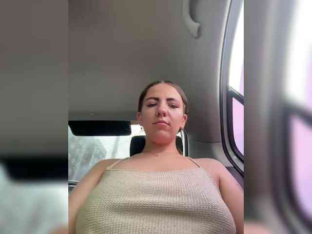 KiraRustle webcam