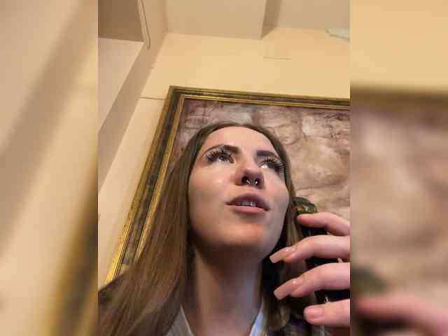 KiraRustle webcam