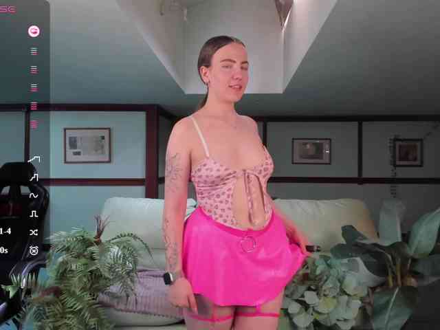 KiraRustle webcam