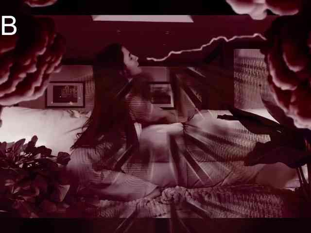 KiraRustle webcam
