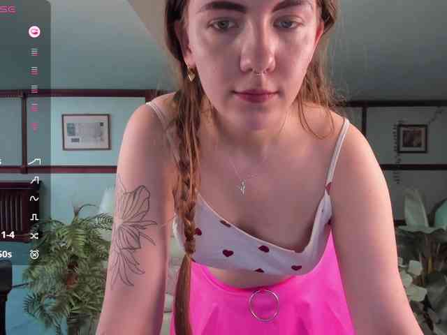 KiraRustle webcam