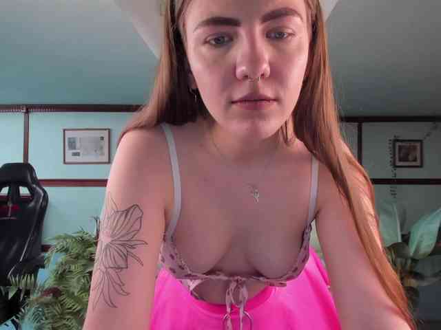 KiraRustle webcam