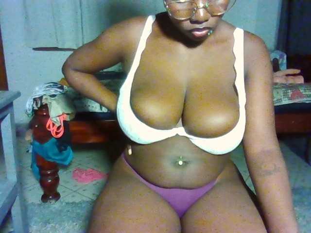 Nuru254 live cam on BongaCams