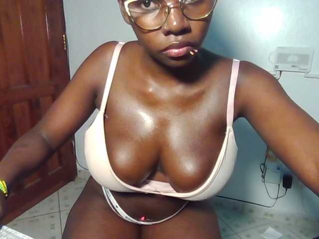 Nuru254 live cam on BongaCams