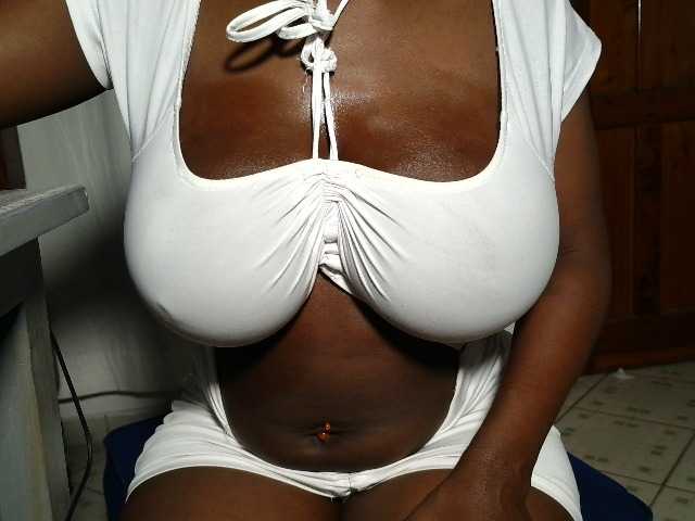 Nuru254 live cam on BongaCams