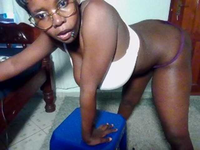 Nuru254 live cam on BongaCams